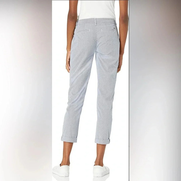 Tommy Hilfiger Women’s Pin Striped Hampton Chino Pant. New with size sticker. 6 - Picture 2 of 11